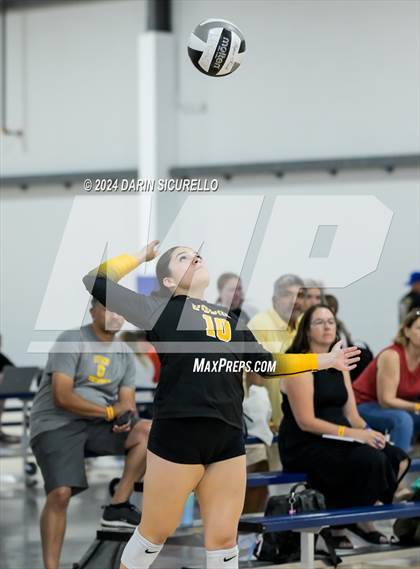 Thumbnail 1 in Bishop O'Dowd vs. Crescent Valley (Nike TOC Southwest) photogallery.