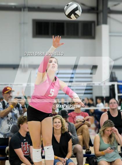 Thumbnail 2 in Bishop O'Dowd vs. Crescent Valley (Nike TOC Southwest) photogallery.