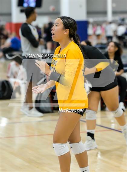Thumbnail 3 in Bishop O'Dowd vs. Crescent Valley (Nike TOC Southwest) photogallery.