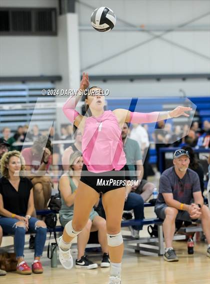 Thumbnail 1 in Bishop O'Dowd vs. Crescent Valley (Nike TOC Southwest) photogallery.