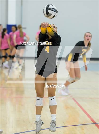 Thumbnail 1 in Bishop O'Dowd vs. Crescent Valley (Nike TOC Southwest) photogallery.
