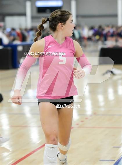 Thumbnail 2 in Bishop O'Dowd vs. Crescent Valley (Nike TOC Southwest) photogallery.