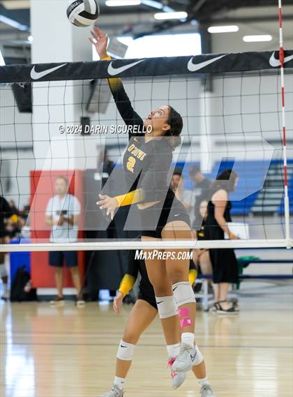 Thumbnail 3 in Bishop O'Dowd vs. Crescent Valley (Nike TOC Southwest) photogallery.