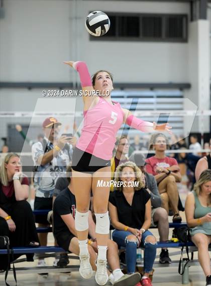 Thumbnail 3 in Bishop O'Dowd vs. Crescent Valley (Nike TOC Southwest) photogallery.