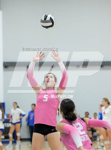 Thumbnail 2 in Bishop O'Dowd vs. Crescent Valley (Nike TOC Southwest) photogallery.