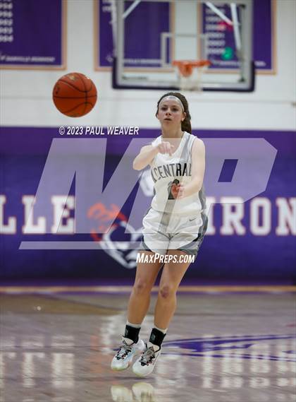 Thumbnail 3 in Central Columbia vs. Shamokin Area (PIAA District IV 4A Semi-final) photogallery.
