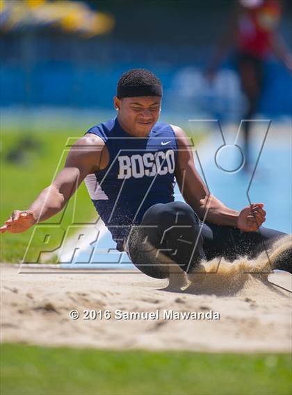 Thumbnail 3 in Bruin Legends of Track & Field Invitational photogallery.