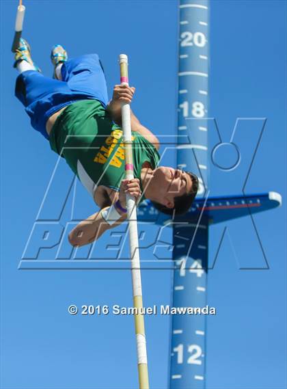 Thumbnail 3 in Bruin Legends of Track & Field Invitational photogallery.