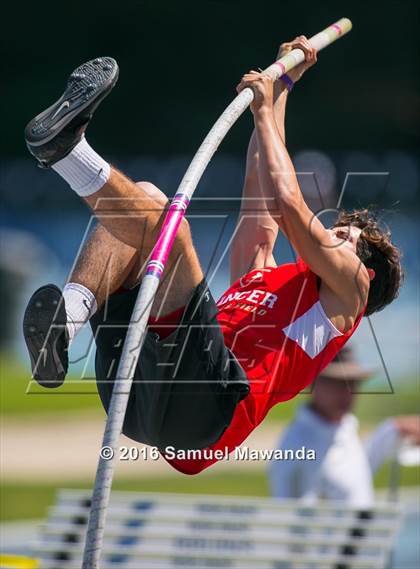 Thumbnail 2 in Bruin Legends of Track & Field Invitational photogallery.