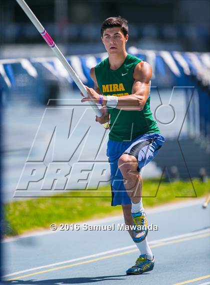 Thumbnail 2 in Bruin Legends of Track & Field Invitational photogallery.