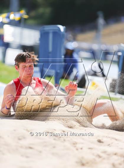 Thumbnail 2 in Bruin Legends of Track & Field Invitational photogallery.