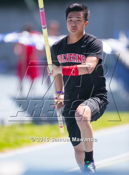 Thumbnail 3 in Bruin Legends of Track & Field Invitational photogallery.
