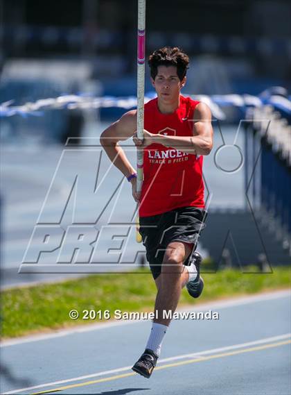 Thumbnail 2 in Bruin Legends of Track & Field Invitational photogallery.