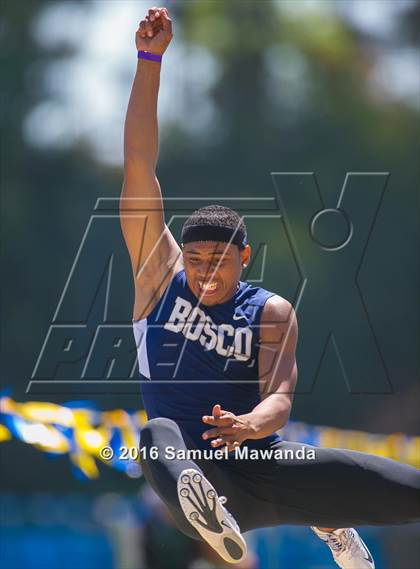 Thumbnail 2 in Bruin Legends of Track & Field Invitational photogallery.