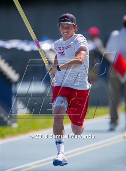 Thumbnail 1 in Bruin Legends of Track & Field Invitational photogallery.