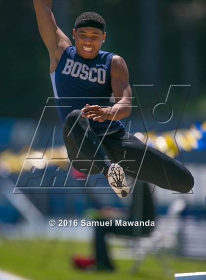 Thumbnail 3 in Bruin Legends of Track & Field Invitational photogallery.