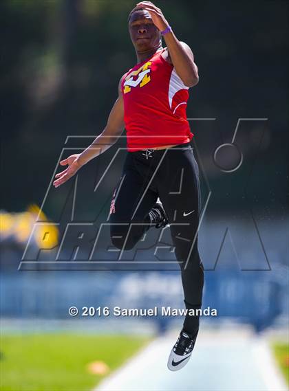 Thumbnail 3 in Bruin Legends of Track & Field Invitational photogallery.