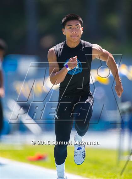 Thumbnail 3 in Bruin Legends of Track & Field Invitational photogallery.