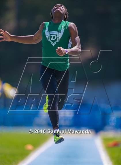 Thumbnail 3 in Bruin Legends of Track & Field Invitational photogallery.