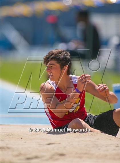 Thumbnail 2 in Bruin Legends of Track & Field Invitational photogallery.