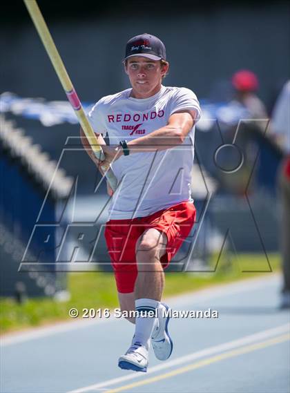 Thumbnail 2 in Bruin Legends of Track & Field Invitational photogallery.