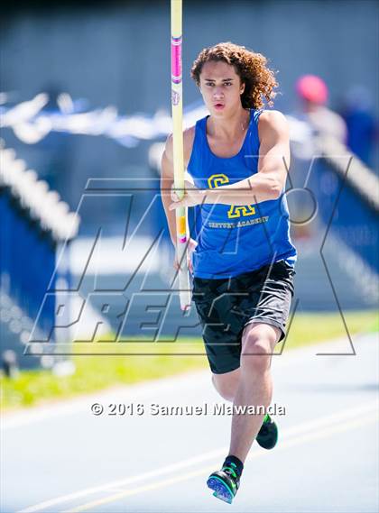Thumbnail 2 in Bruin Legends of Track & Field Invitational photogallery.