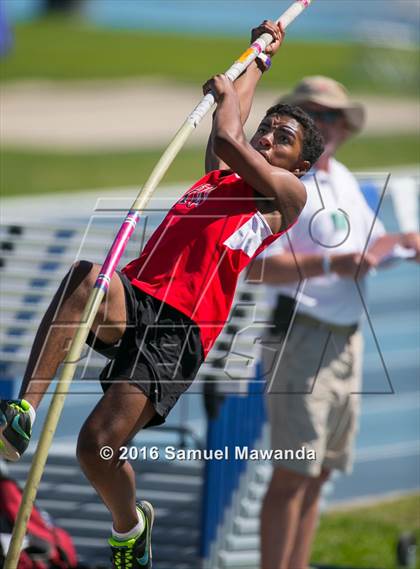 Thumbnail 2 in Bruin Legends of Track & Field Invitational photogallery.