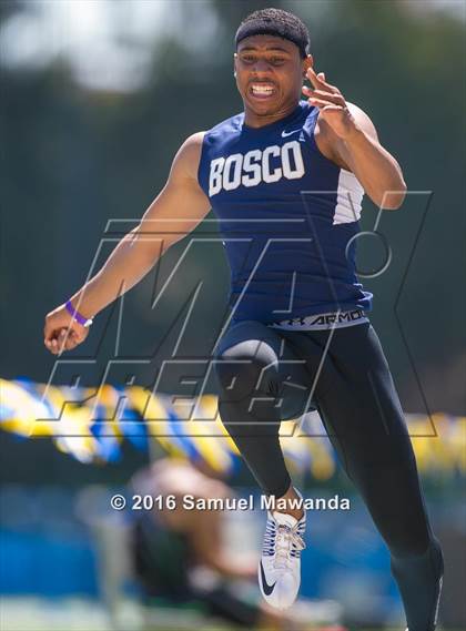 Thumbnail 3 in Bruin Legends of Track & Field Invitational photogallery.