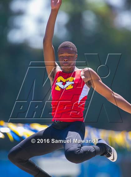 Thumbnail 3 in Bruin Legends of Track & Field Invitational photogallery.