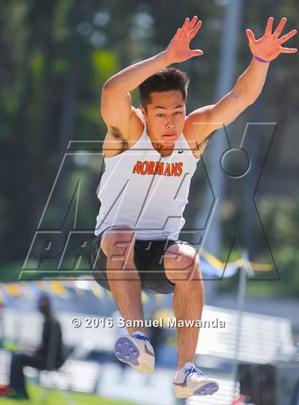 Thumbnail 1 in Bruin Legends of Track & Field Invitational photogallery.