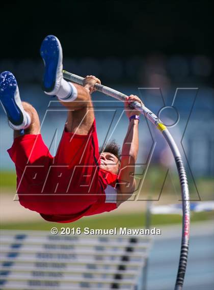 Thumbnail 3 in Bruin Legends of Track & Field Invitational photogallery.