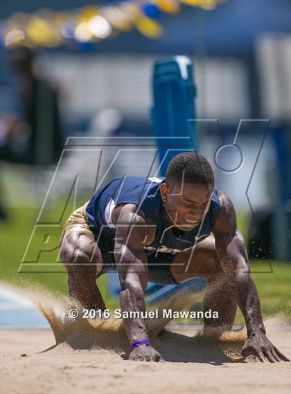 Thumbnail 2 in Bruin Legends of Track & Field Invitational photogallery.
