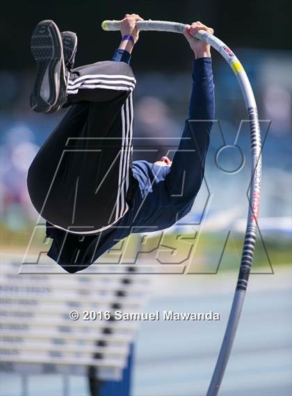 Thumbnail 2 in Bruin Legends of Track & Field Invitational photogallery.