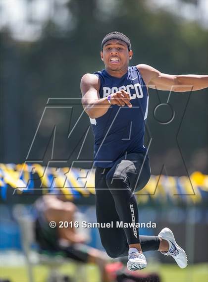 Thumbnail 2 in Bruin Legends of Track & Field Invitational photogallery.