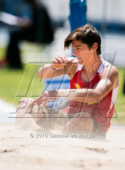 Thumbnail 2 in Bruin Legends of Track & Field Invitational photogallery.