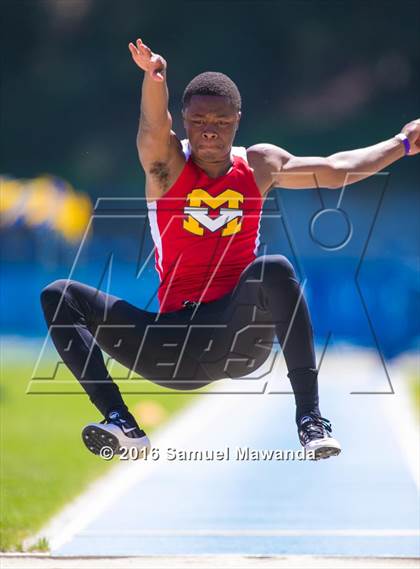 Thumbnail 2 in Bruin Legends of Track & Field Invitational photogallery.