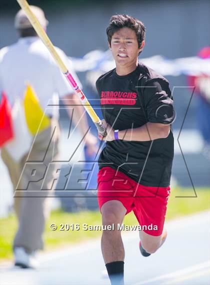 Thumbnail 2 in Bruin Legends of Track & Field Invitational photogallery.