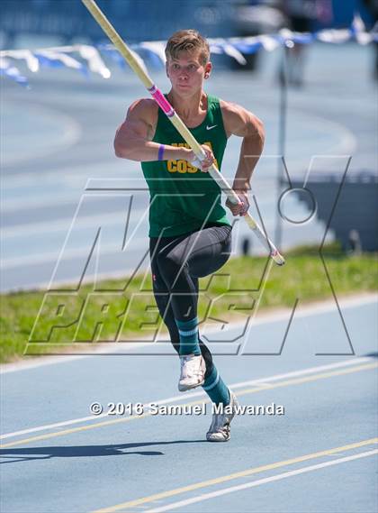 Thumbnail 1 in Bruin Legends of Track & Field Invitational photogallery.