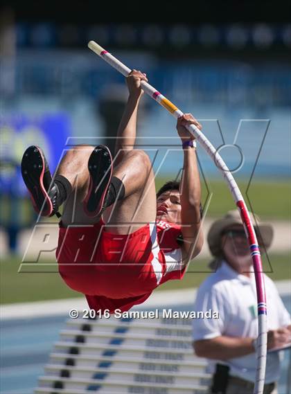 Thumbnail 2 in Bruin Legends of Track & Field Invitational photogallery.