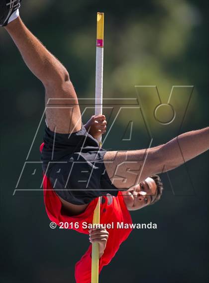 Thumbnail 3 in Bruin Legends of Track & Field Invitational photogallery.