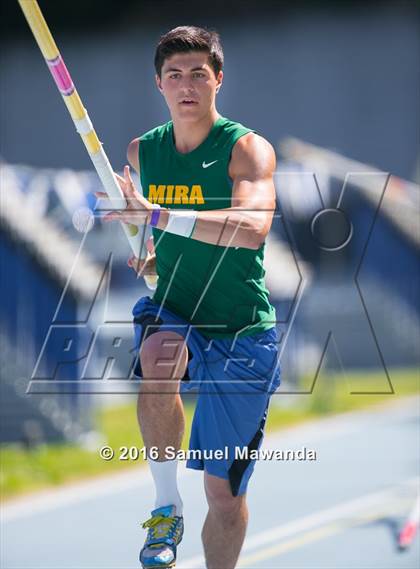 Thumbnail 1 in Bruin Legends of Track & Field Invitational photogallery.