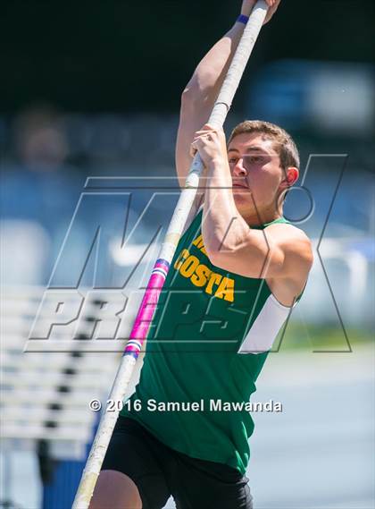 Thumbnail 2 in Bruin Legends of Track & Field Invitational photogallery.
