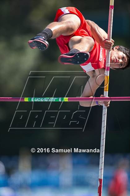 Thumbnail 3 in Bruin Legends of Track & Field Invitational photogallery.