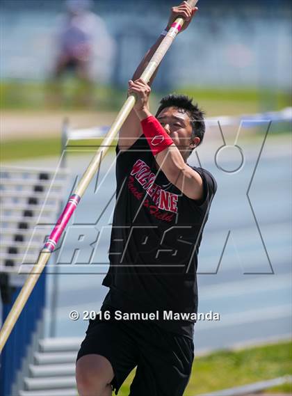 Thumbnail 2 in Bruin Legends of Track & Field Invitational photogallery.
