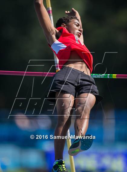 Thumbnail 2 in Bruin Legends of Track & Field Invitational photogallery.