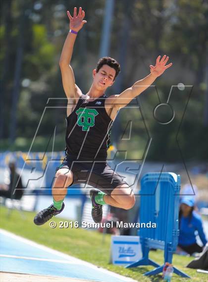Thumbnail 1 in Bruin Legends of Track & Field Invitational photogallery.
