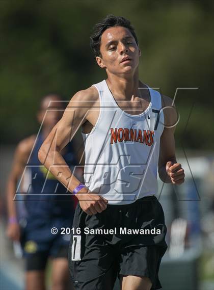 Thumbnail 2 in Bruin Legends of Track & Field Invitational photogallery.