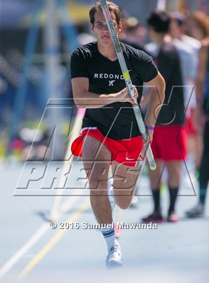 Thumbnail 2 in Bruin Legends of Track & Field Invitational photogallery.