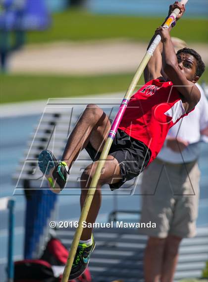 Thumbnail 3 in Bruin Legends of Track & Field Invitational photogallery.