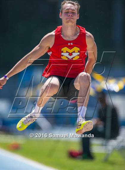 Thumbnail 1 in Bruin Legends of Track & Field Invitational photogallery.